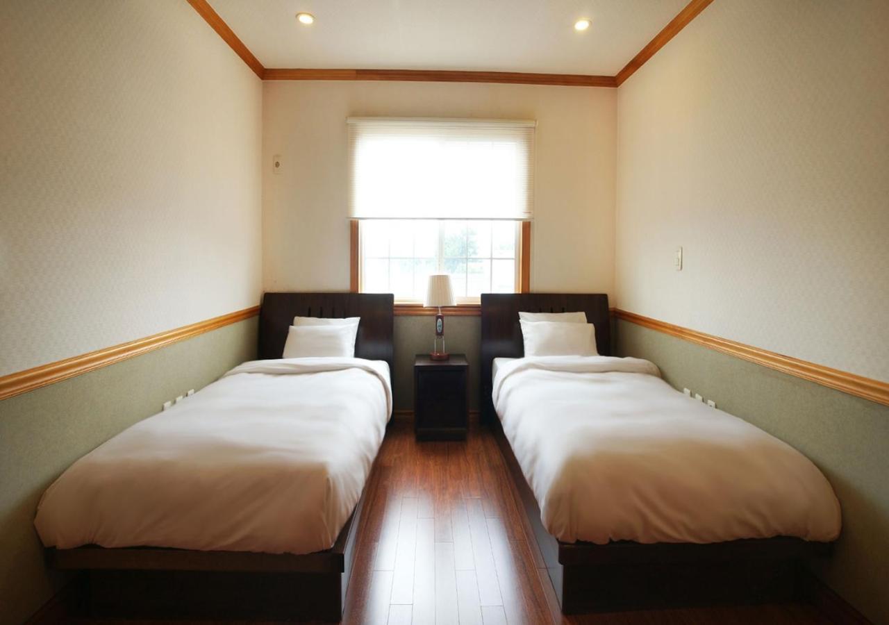 ยูทีเอส กอล์ฟ วิลเลจ Hotel เมืองเชจู ภายนอก รูปภาพ