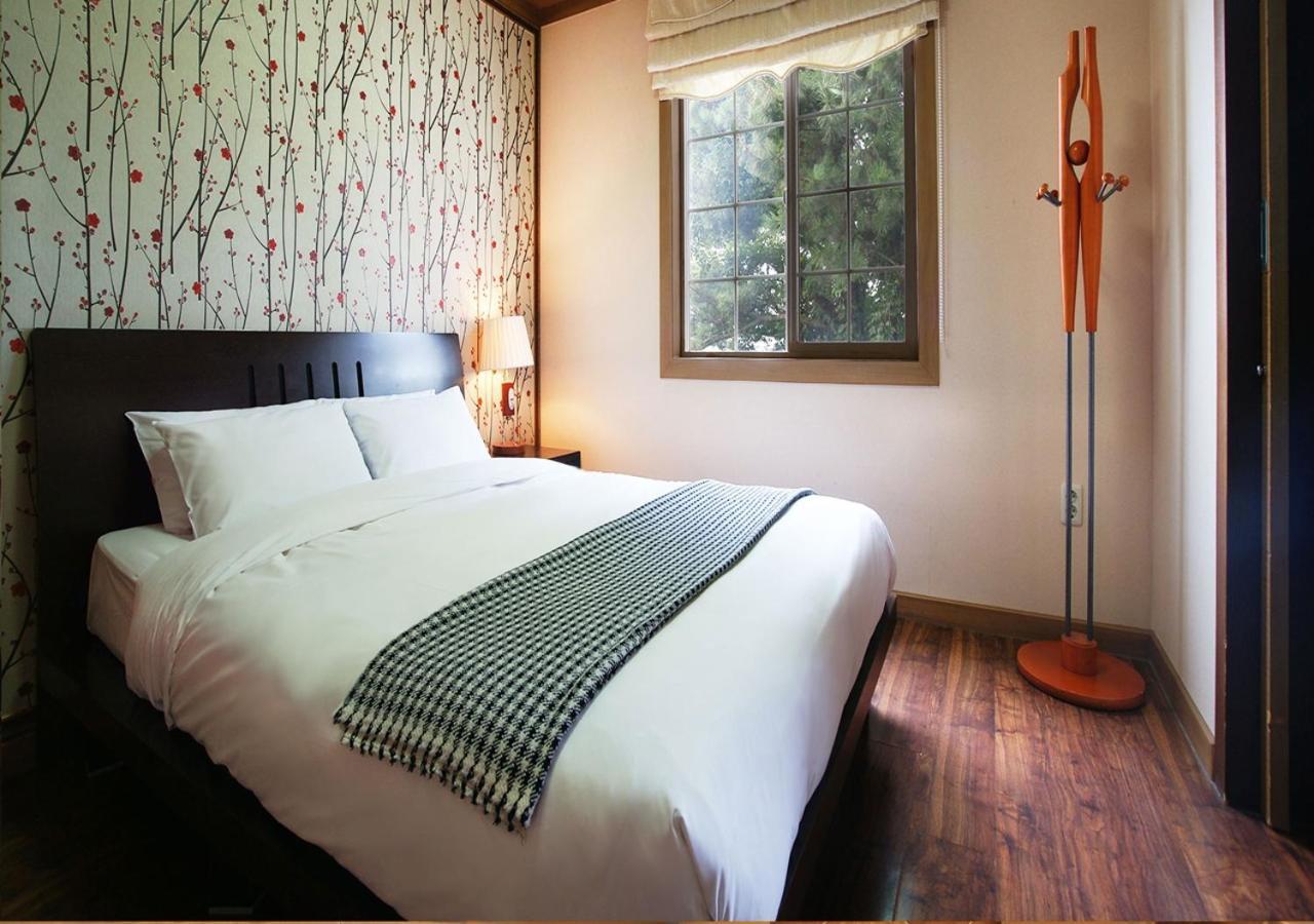 ยูทีเอส กอล์ฟ วิลเลจ Hotel เมืองเชจู ภายนอก รูปภาพ