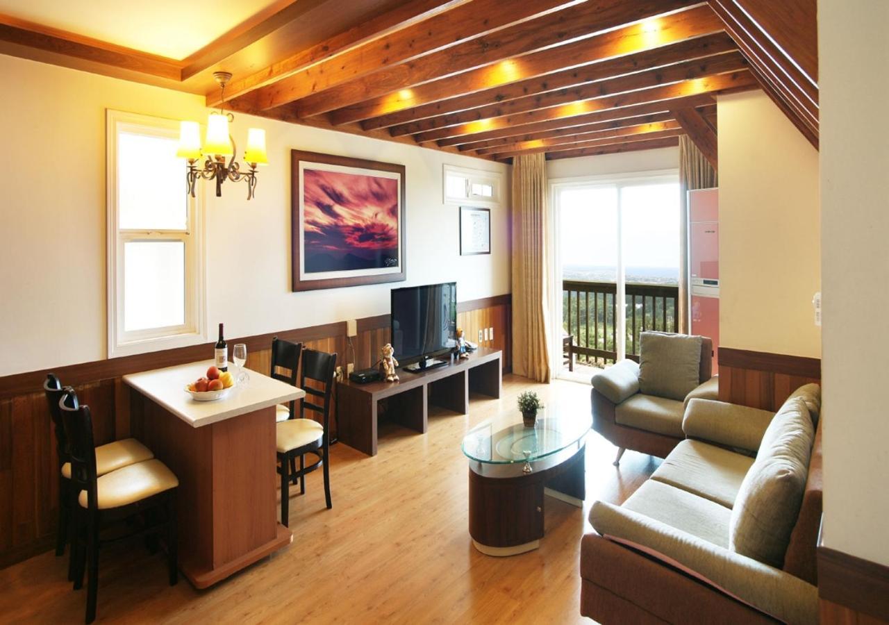 ยูทีเอส กอล์ฟ วิลเลจ Hotel เมืองเชจู ภายนอก รูปภาพ