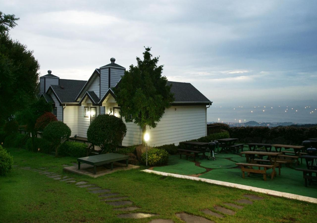 ยูทีเอส กอล์ฟ วิลเลจ Hotel เมืองเชจู ภายนอก รูปภาพ