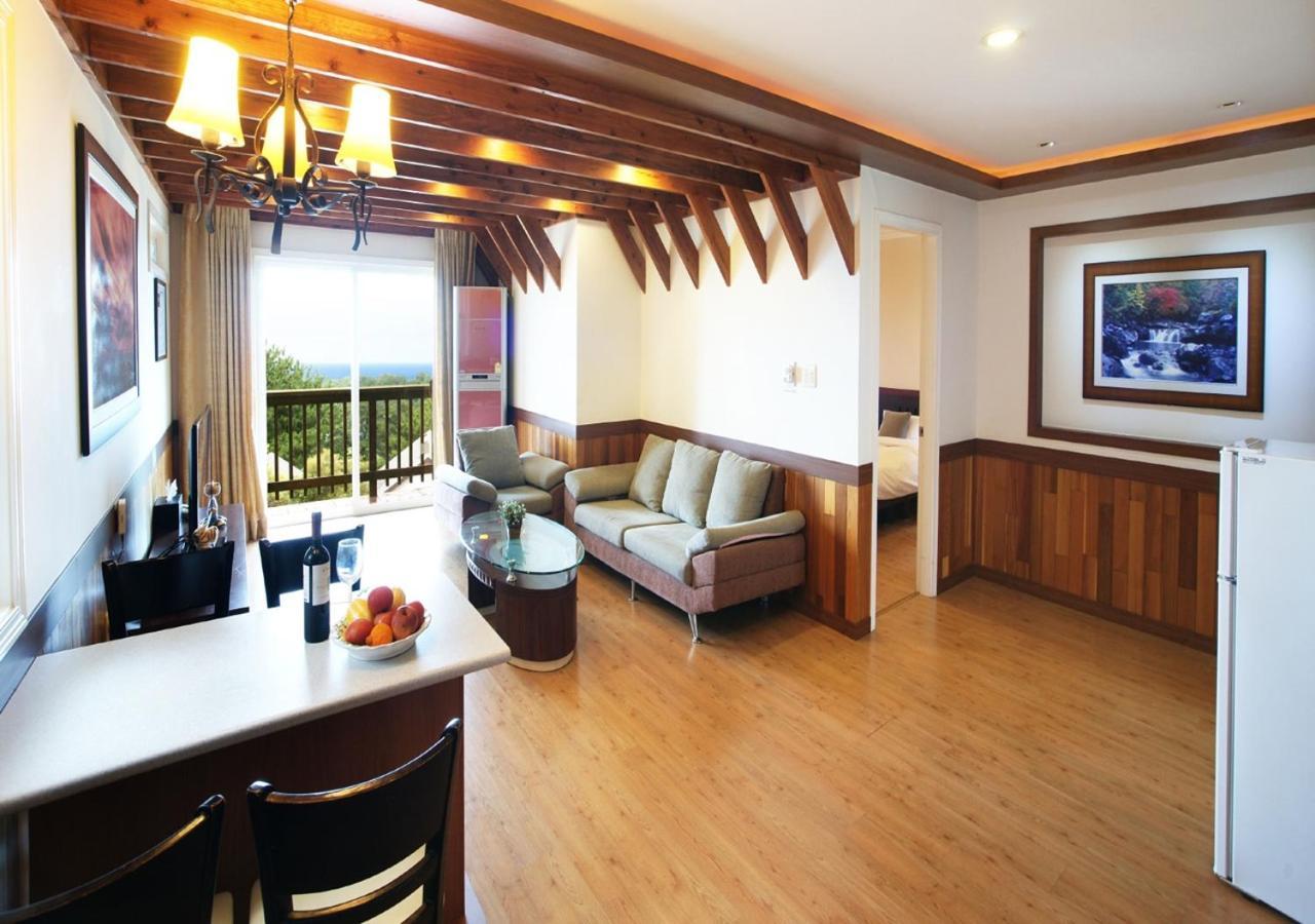 ยูทีเอส กอล์ฟ วิลเลจ Hotel เมืองเชจู ภายนอก รูปภาพ