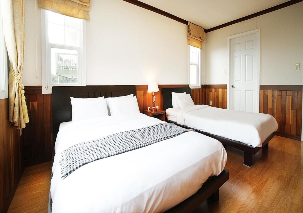 ยูทีเอส กอล์ฟ วิลเลจ Hotel เมืองเชจู ภายนอก รูปภาพ