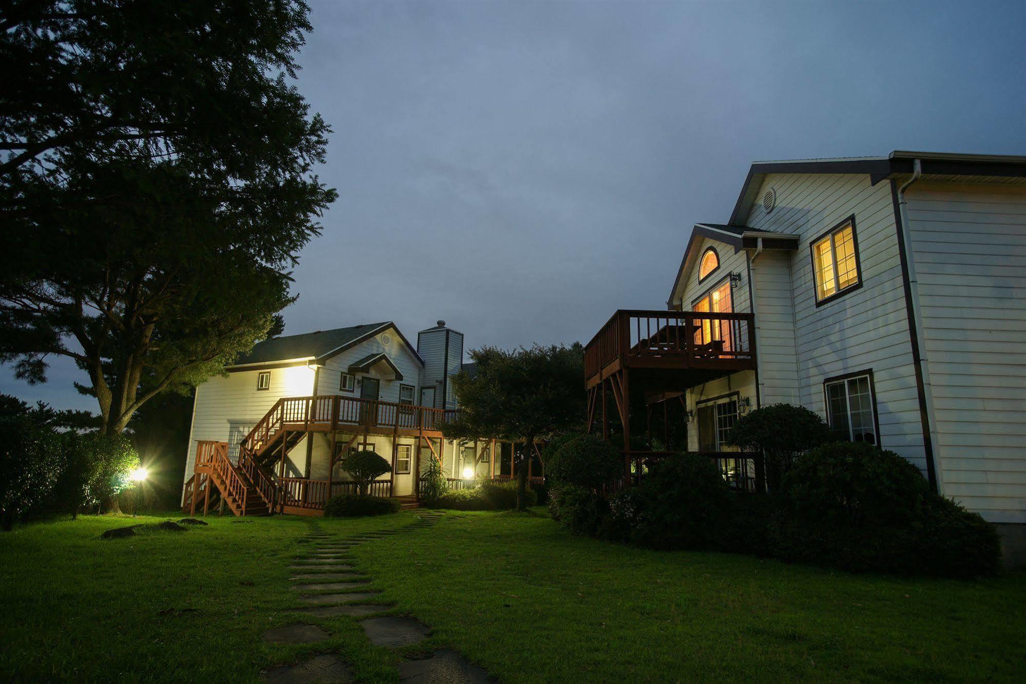 ยูทีเอส กอล์ฟ วิลเลจ Hotel เมืองเชจู ภายนอก รูปภาพ